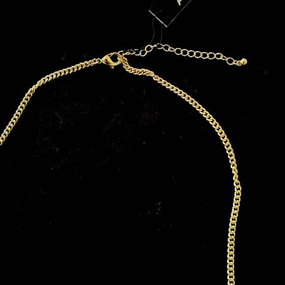 NWT Goldtone Statement Necklace - Picture 4 of 4